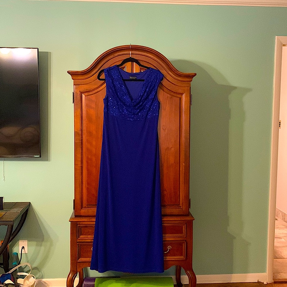 Long periwinkle sleeveless formal dress
